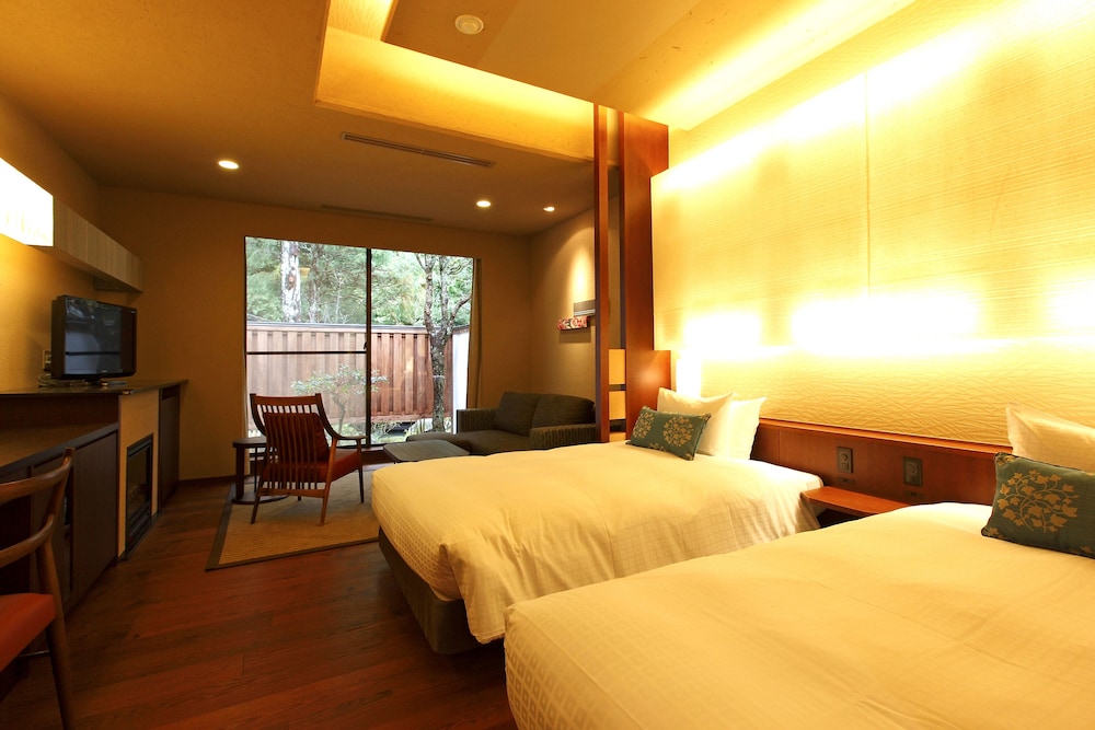 Twin Room, Non Smoking photo 3