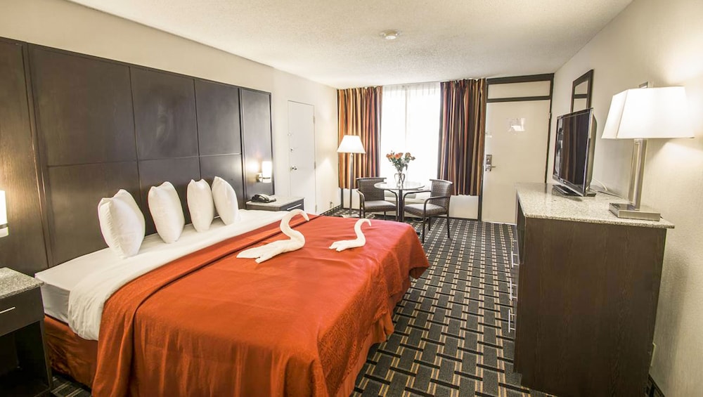 Standard Room, 1 King Bed - Photo 1