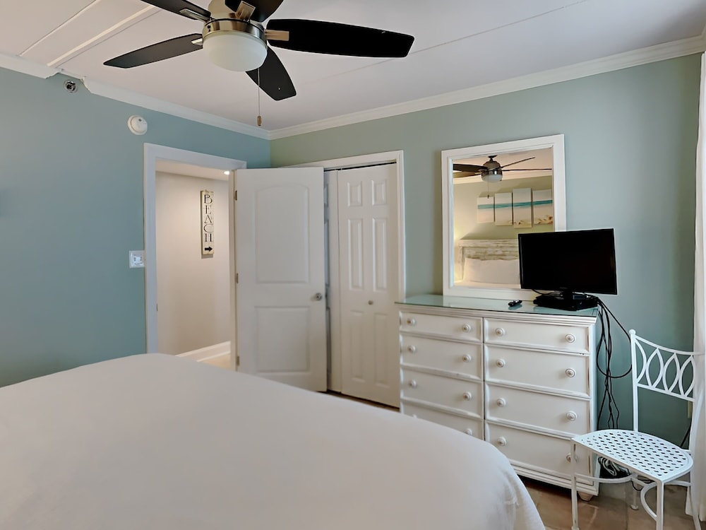 Condo, Multiple Beds, Balcony, Ocean View (#806 - No Pets) photo 1