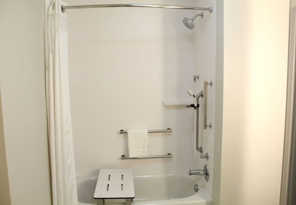 Standard Room, 2 Queen Beds, Accessible (Comm, Mobility, Access Tub) - Photo 3