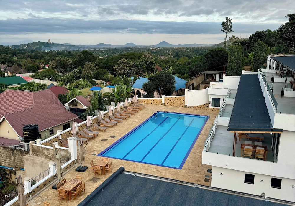 Comfort Double Room, 1 King Bed, Non Smoking, Pool View