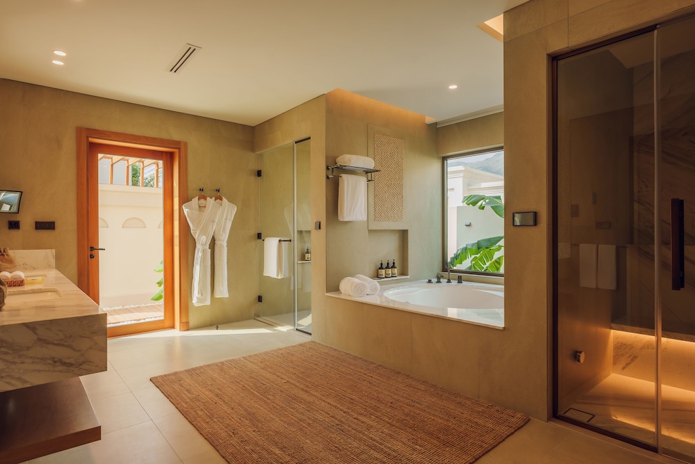 Two Bedroom Pool Residence, Ocean View photo 2