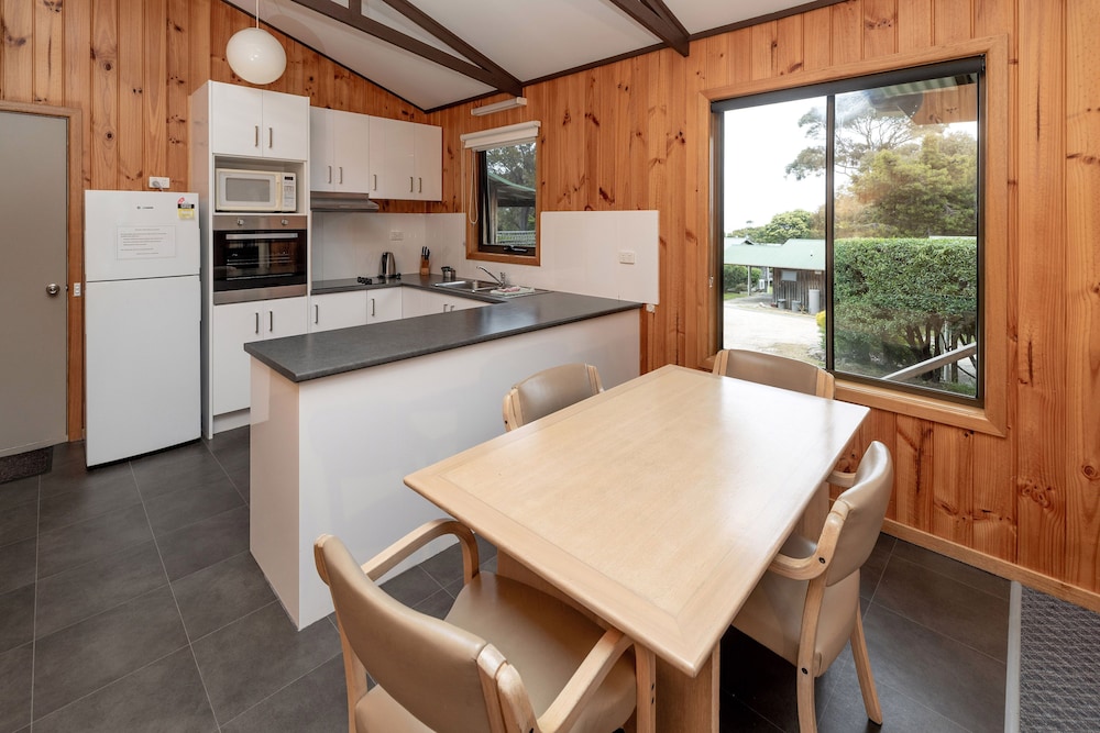 Standard Suite, 2 Bedrooms, Non Smoking, Kitchen (S/C Unit) photo 3