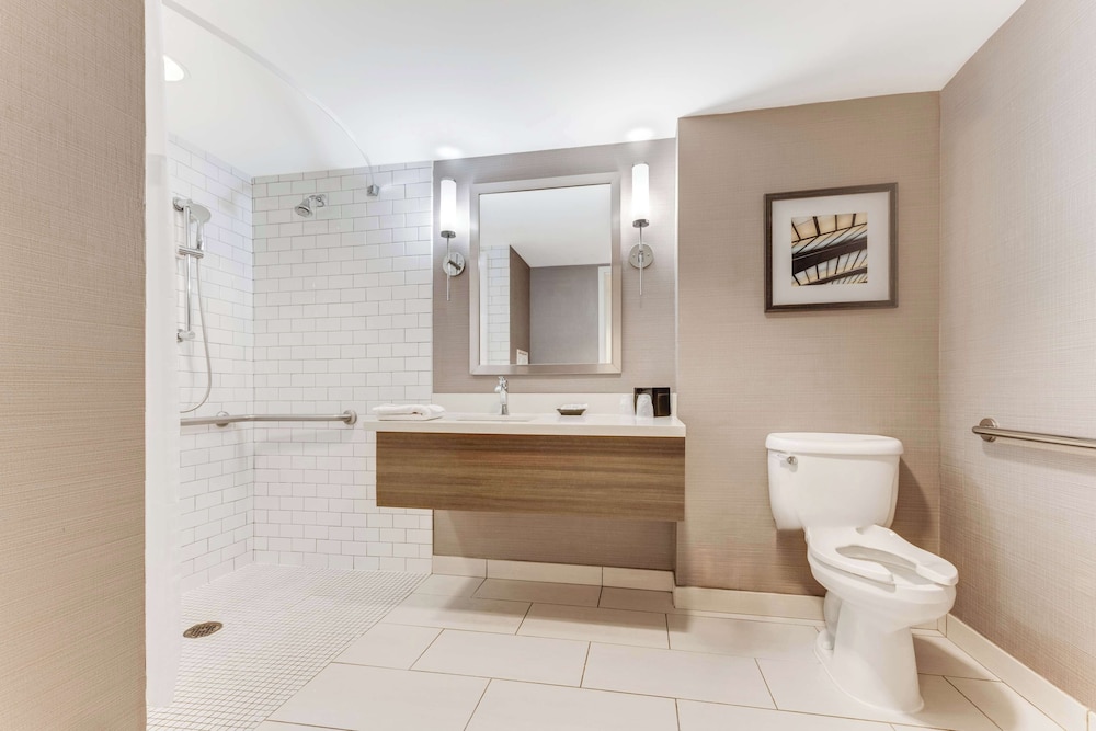 Room, 2 Double Beds, Accessible (Mobility Roll in Shower) - Photo 5