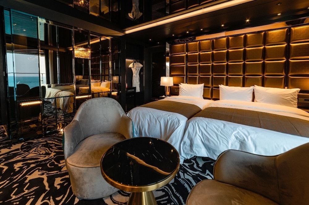 Premier Hinoki Suite - Photo 1