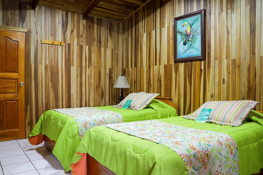 Family Cabin, 3 Bedrooms photo 2