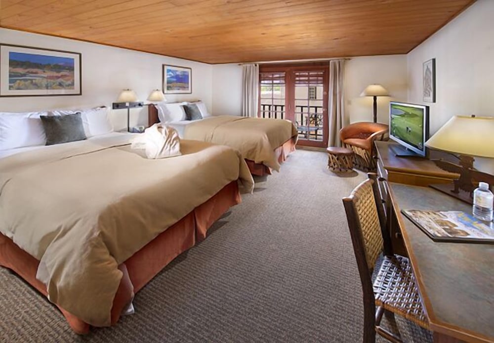 Traditional Room, 2 Queen Beds - Photo 2