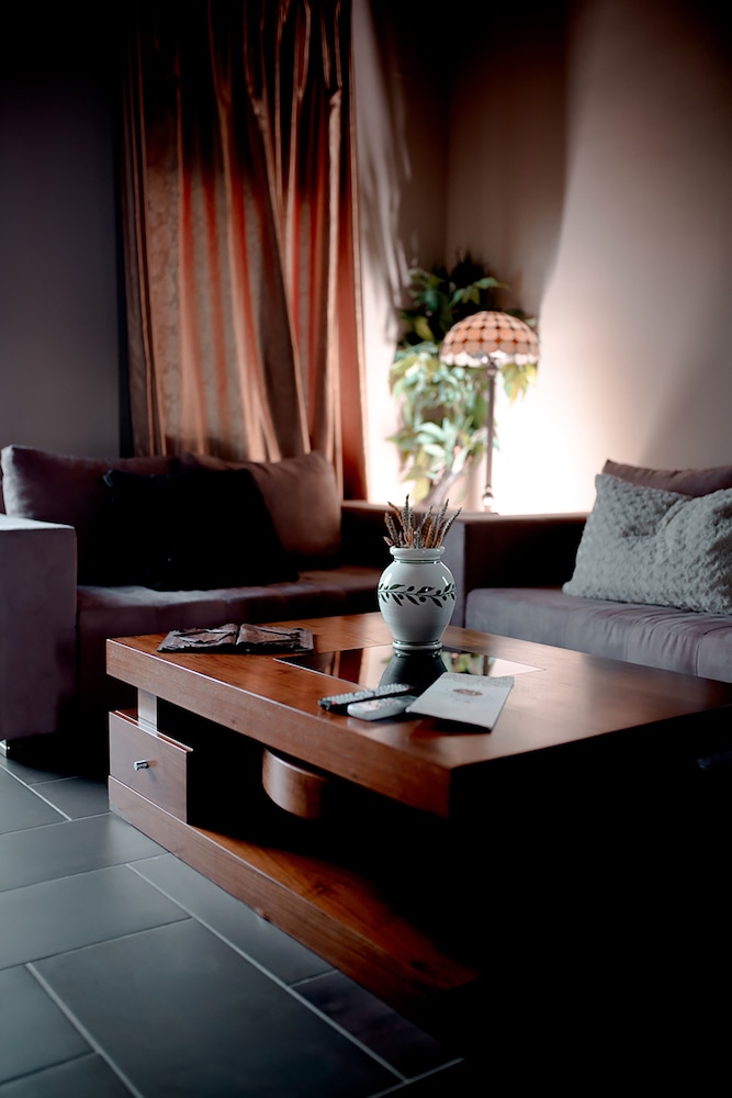 Suite, Mountain View