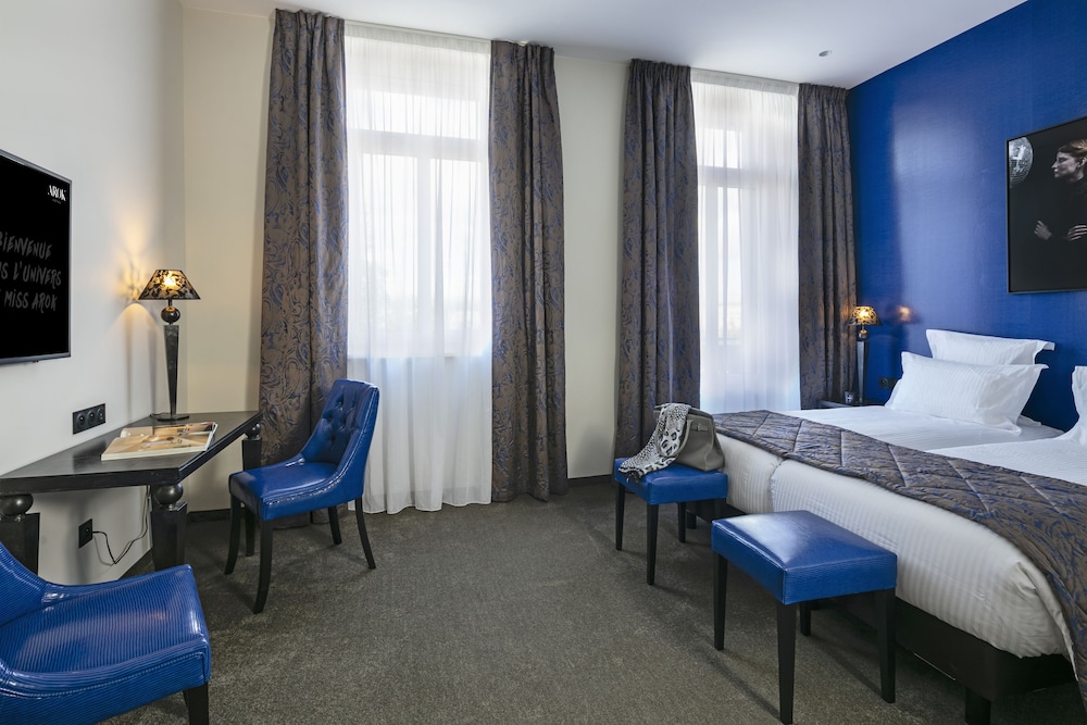 Luxury Double Room thumbnail 5