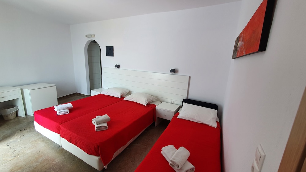 Basic Triple Room photo 1