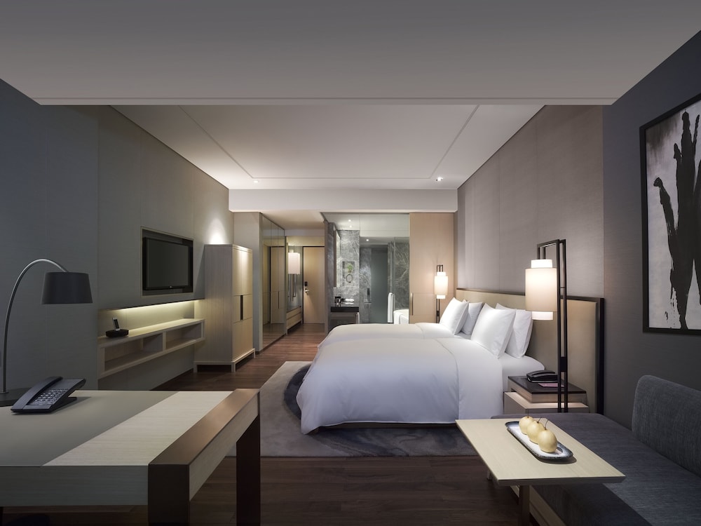 Grand Premier Room