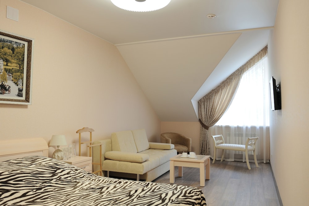 Family Room photo 2