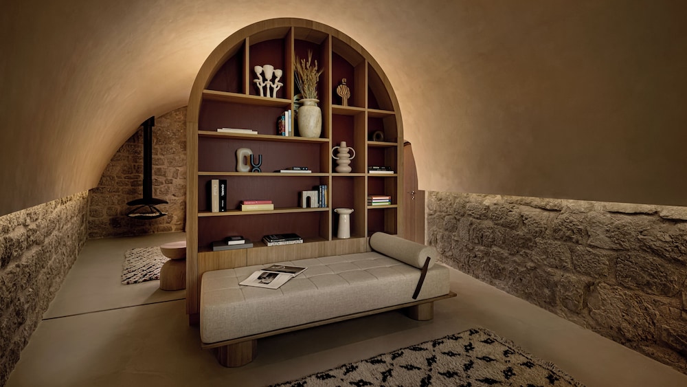 Suite (Sky, Fortress View)