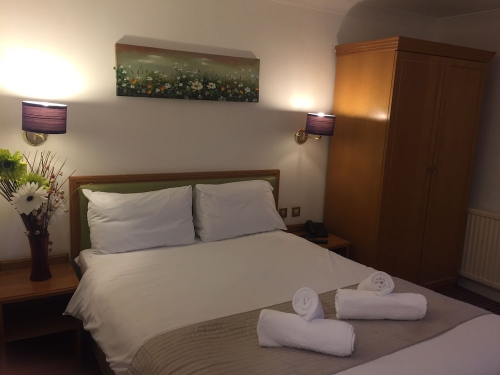Deluxe Double Room Single Use, 1 Queen Bed, Garden View