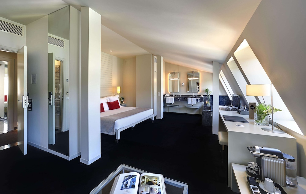 Master Suite Single photo 3