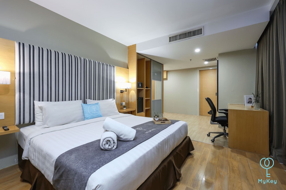 Premier Dualistic Family Room