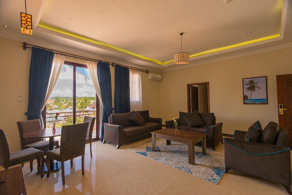 Suite, 1 Bedroom, Kitchenette, City View photo 1