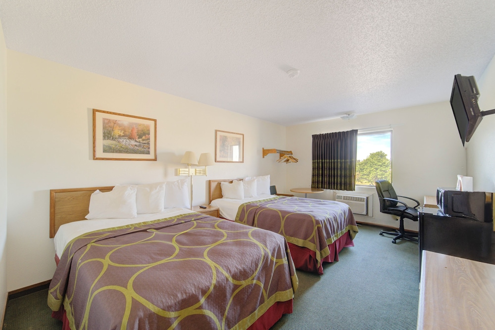 Room, 2 Double Beds, Smoking - Photo 1