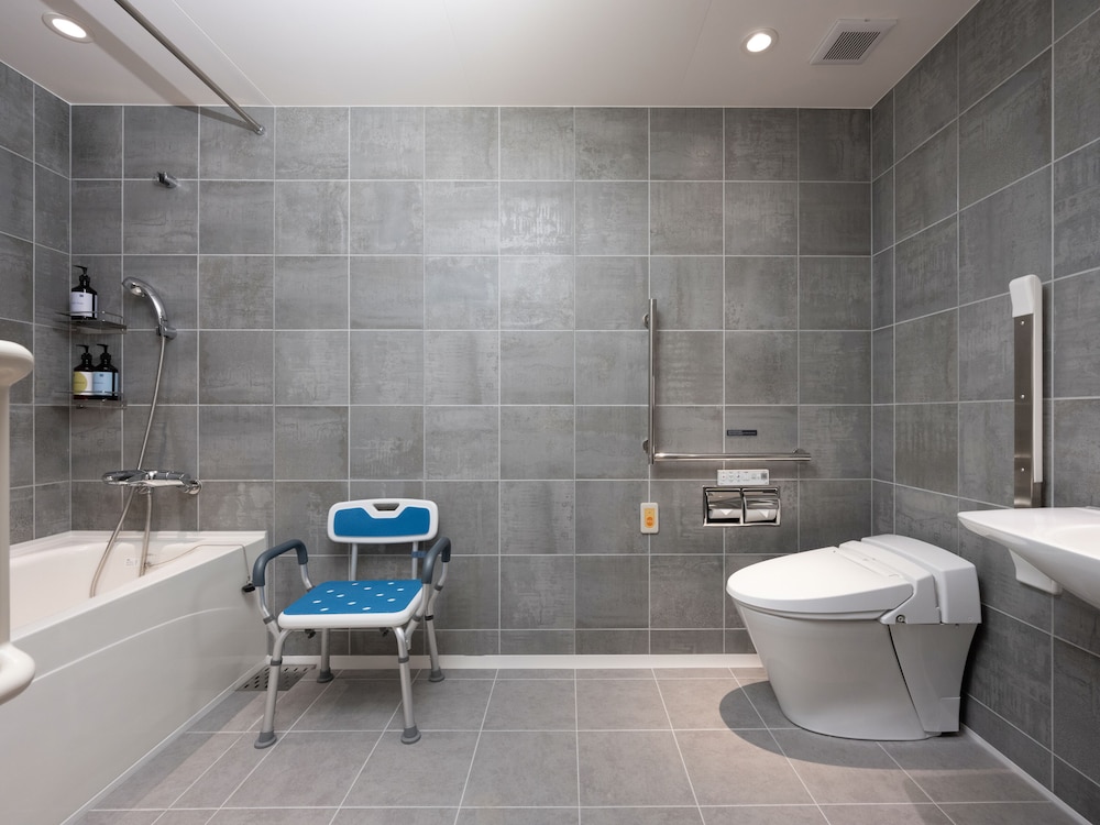 Two-Bedroom Accessible Apartment thumbnail 5