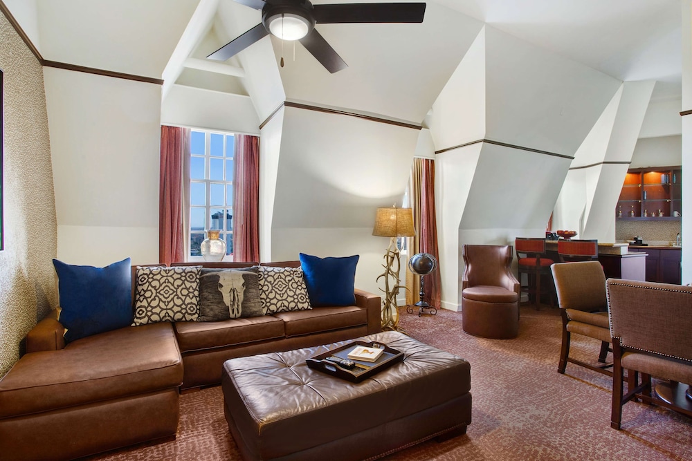Suite, 1 King Bed, Refrigerator, City View (The Duke Suite)