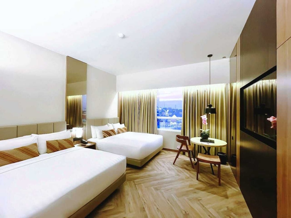 Family Room, 2 Queen Beds photo 1