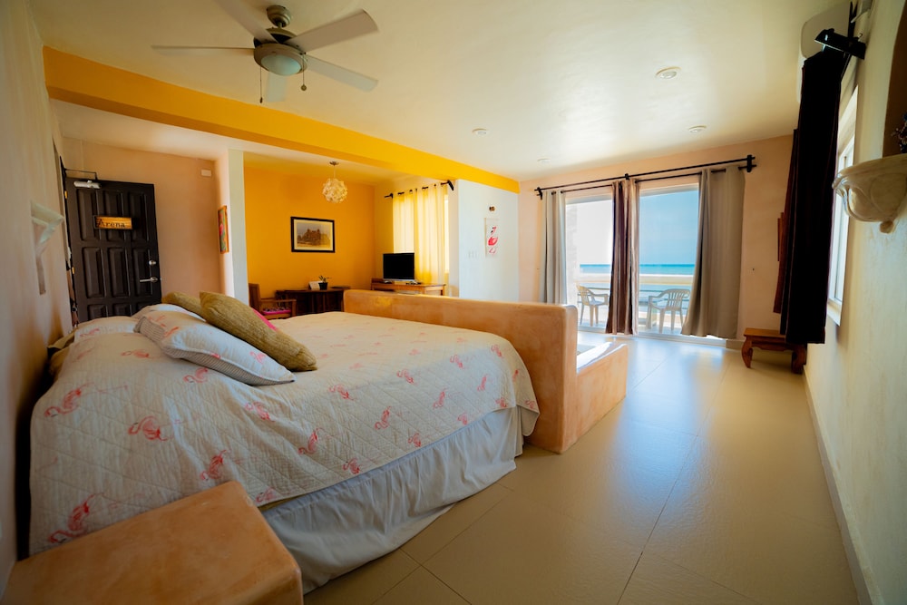Luxury Triple Room, 1 King Bed with Sofa bed, Sea View photo 1