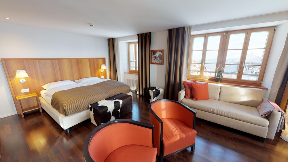 Junior Double or Twin Room, Mountain View, Corner