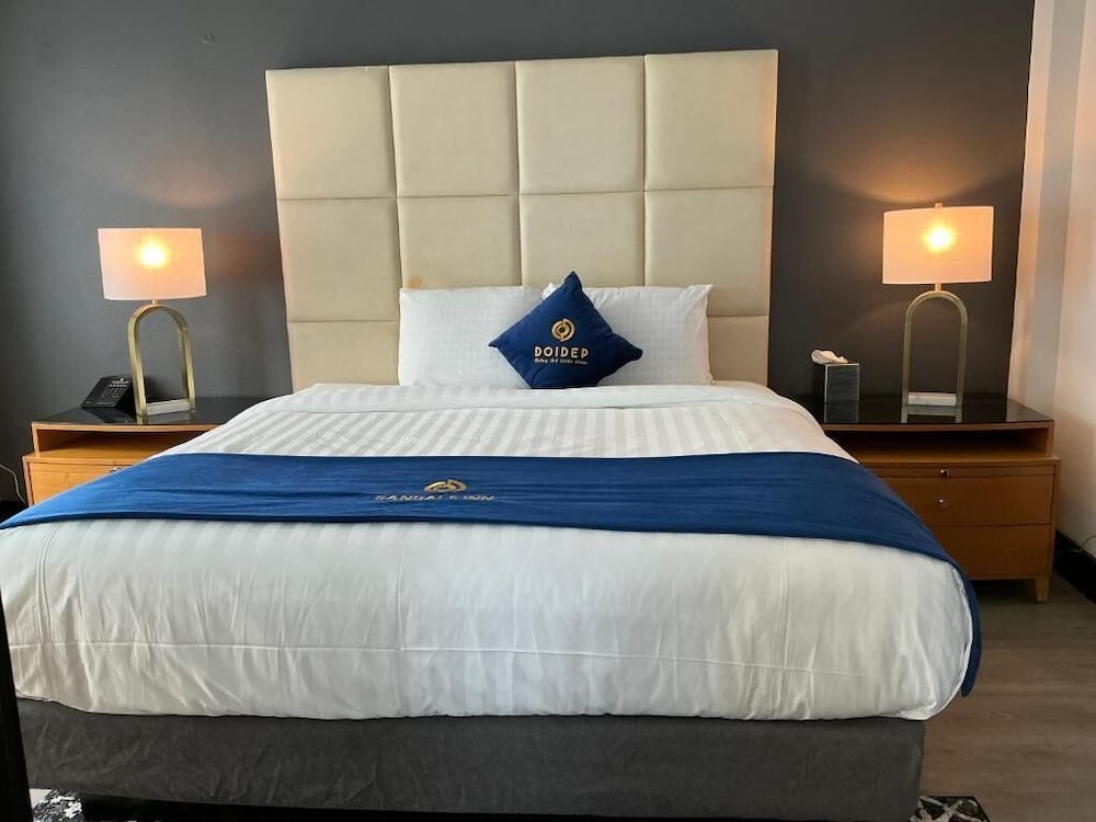 Deluxe Suite, 1 King Bed with Sofa bed (One King Bed)
