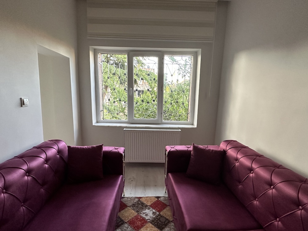 Apartment photo 2