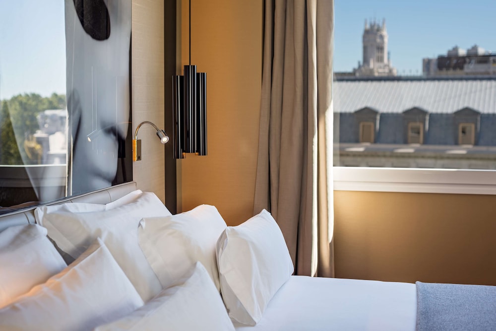 Junior Suite (Extra Bed 2 adults + 1 child)