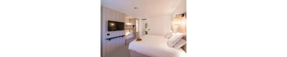 Room, Multiple Beds (Privilege) - Photo 1