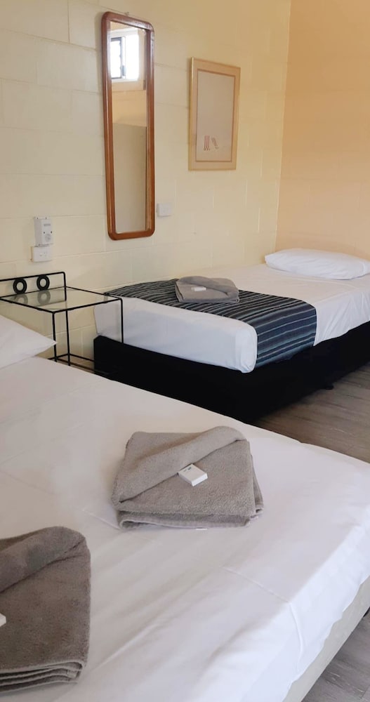 Comfort Room, Multiple Beds, Ensuite - Photo 3