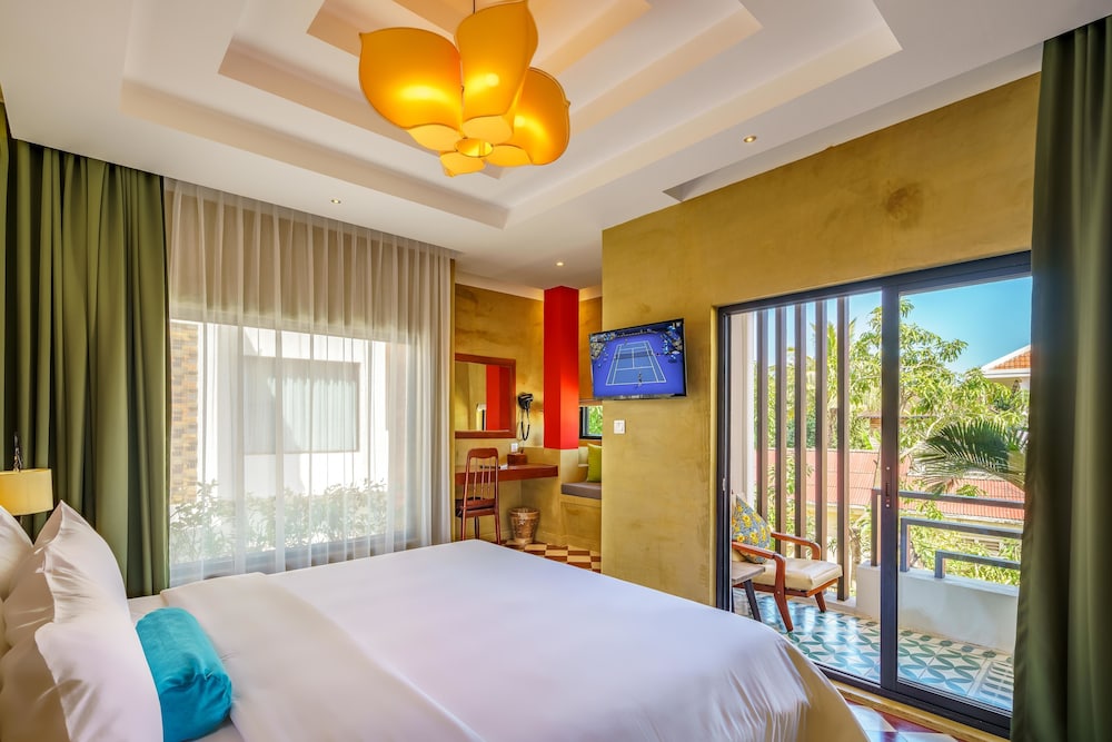 Deluxe Double Room, Bathtub