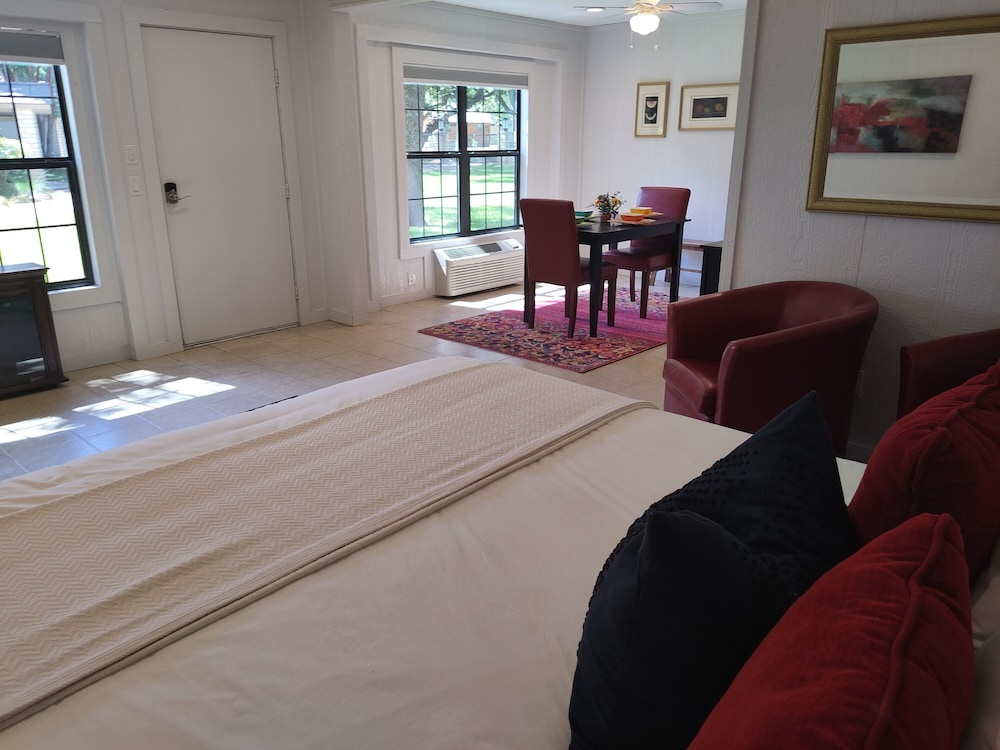 House, Multiple Beds, Pool Access, River View (Island Paradise) photo 3