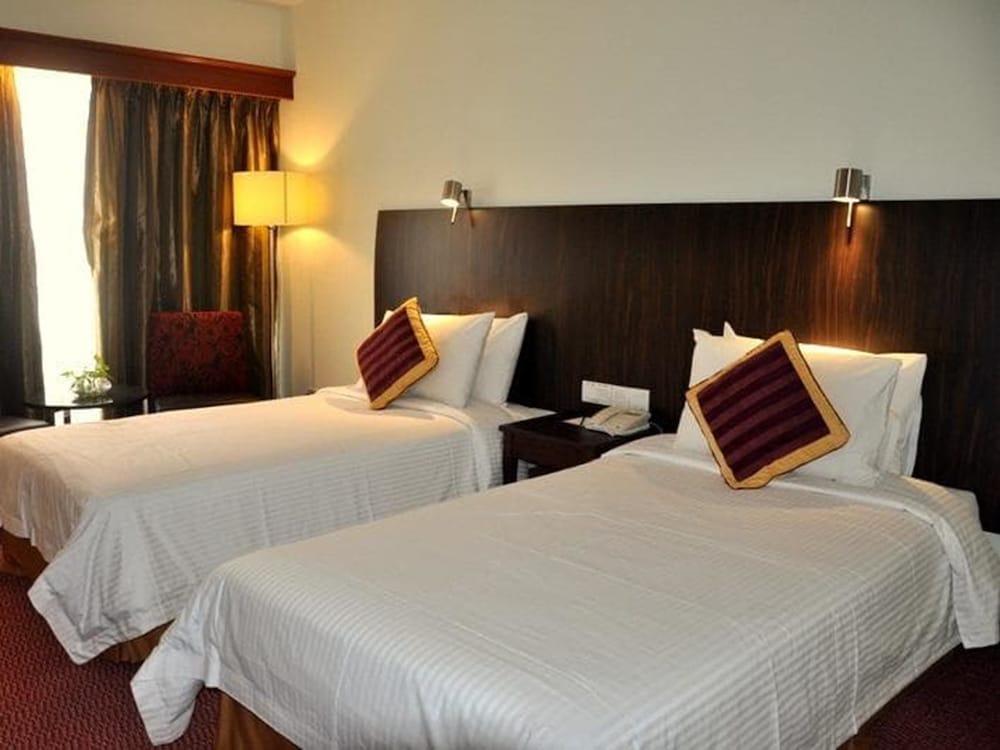 Premium Twin Room - Photo 1
