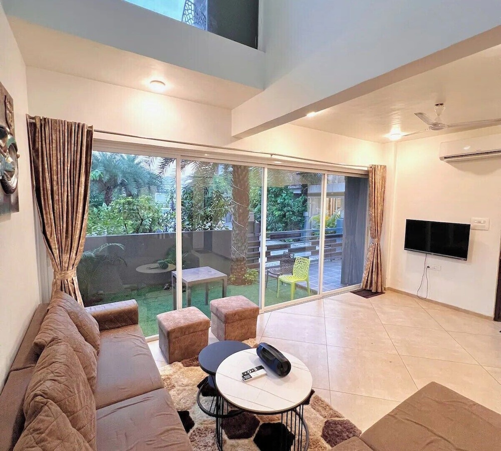 Luxury Villa photo 3