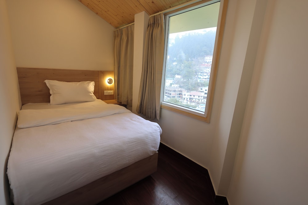 Superior Triple Room, Mountain View
