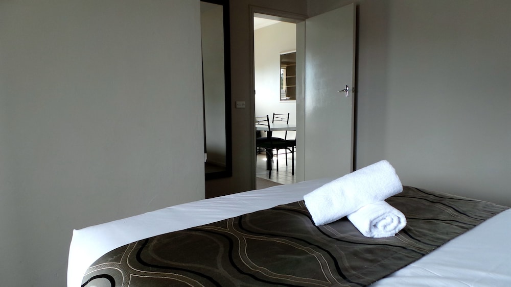 Standard Room, Non Smoking, Kitchenette (Two Room Suite) photo 1