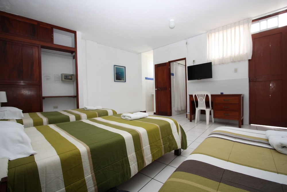 Standard Triple Room, 3 Twin Beds photo 3