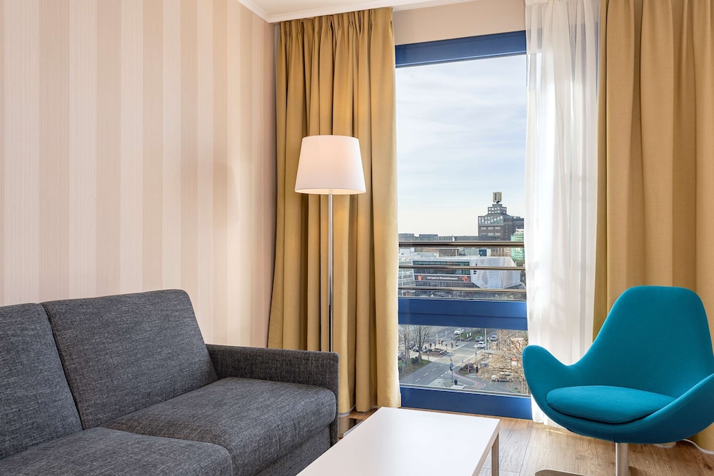 Suite (Extra Bed 2 adults + 1 child) thumbnail 5
