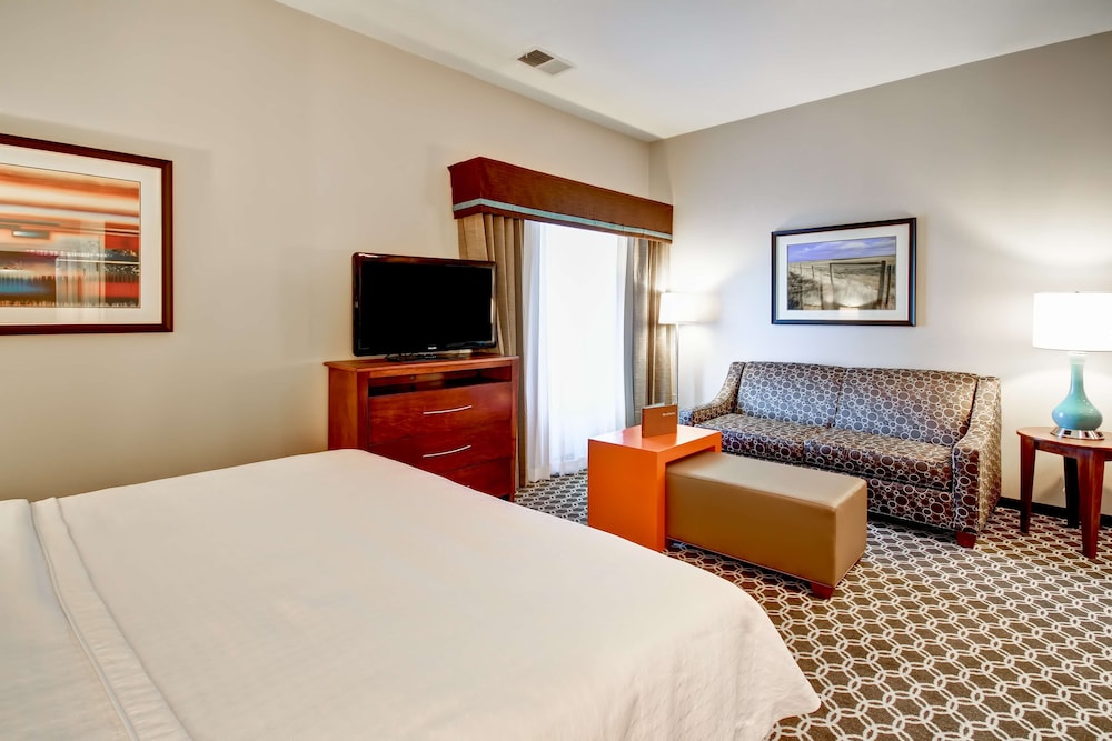 Studio, 1 King Bed, Accessible, Bathtub
