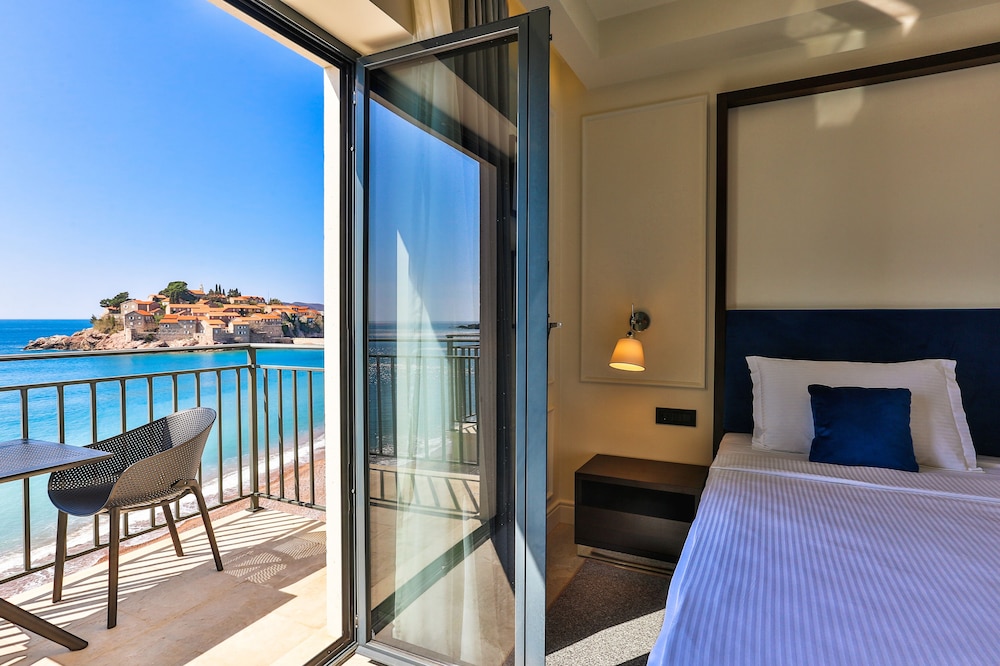 Premium Double or Twin Room, Sea View - Photo 15