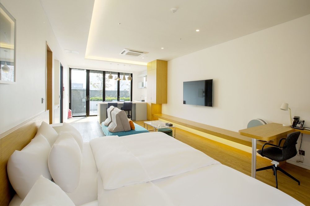 Suite, Garden Area photo 3