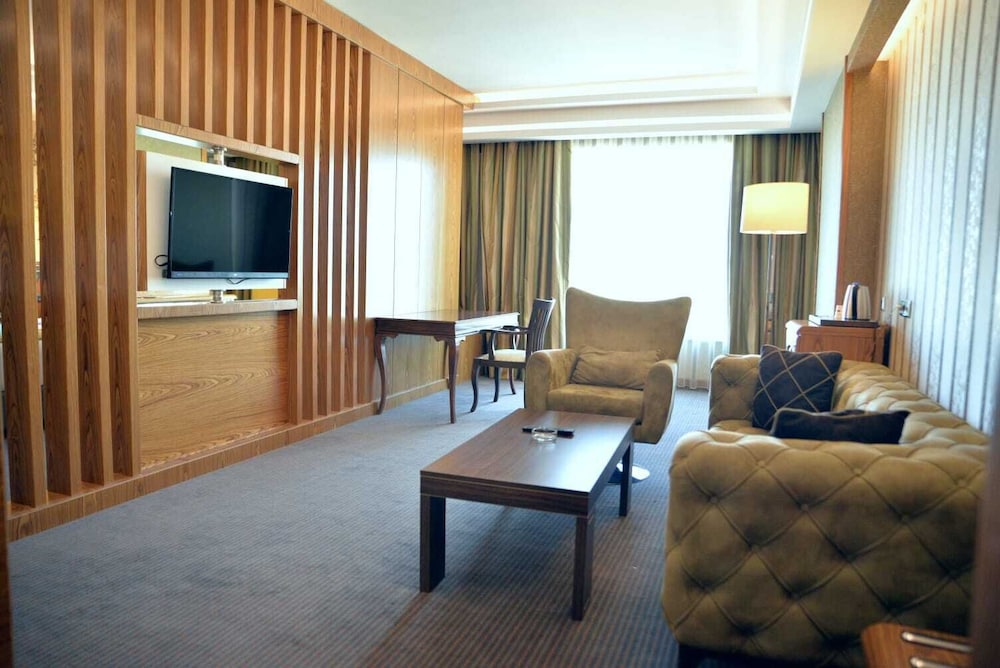 Business Suite photo 1