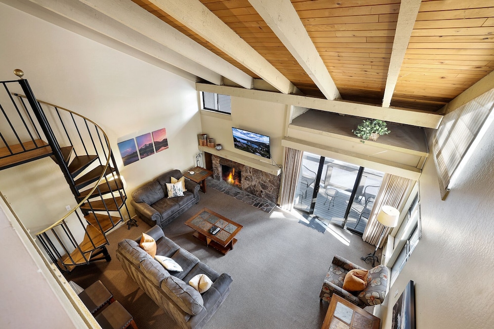 Condo, Multiple Beds, Balcony, Mountain View (Lakeland Sandy Beach Retreat) photo 3