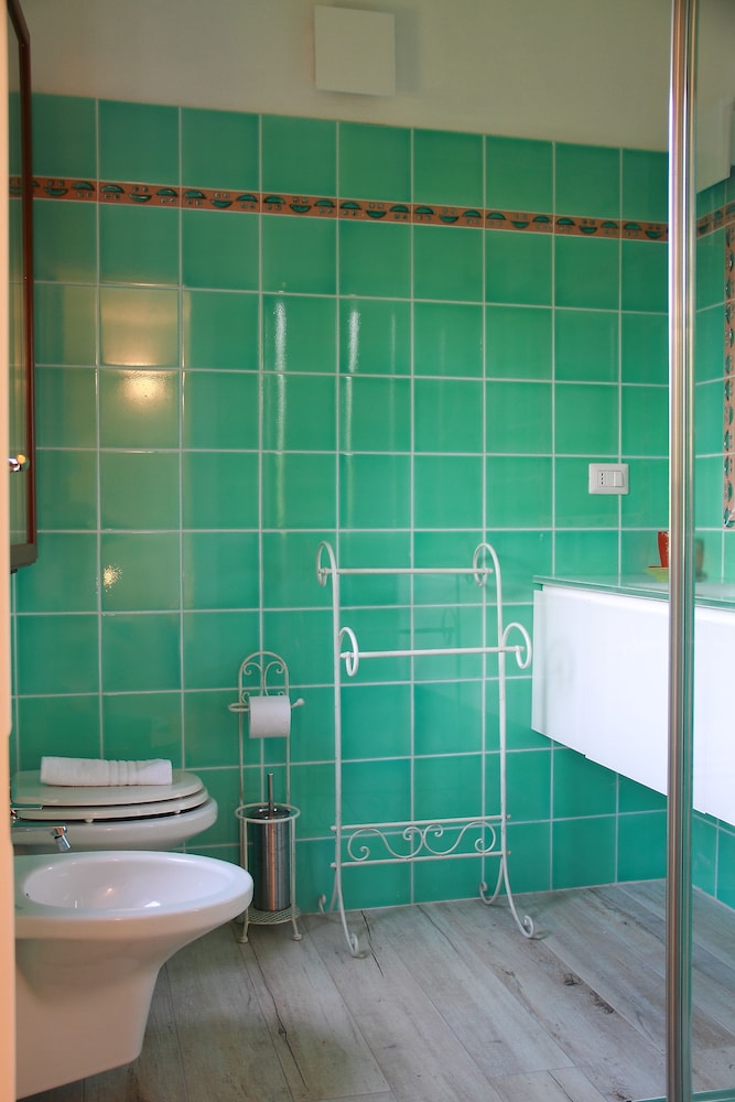 Family Apartment, 3 Bedrooms, 2 Bathrooms photo 2