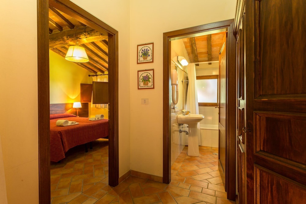 Apartment, 2 Bedrooms, Kitchenette, Garden View photo 2
