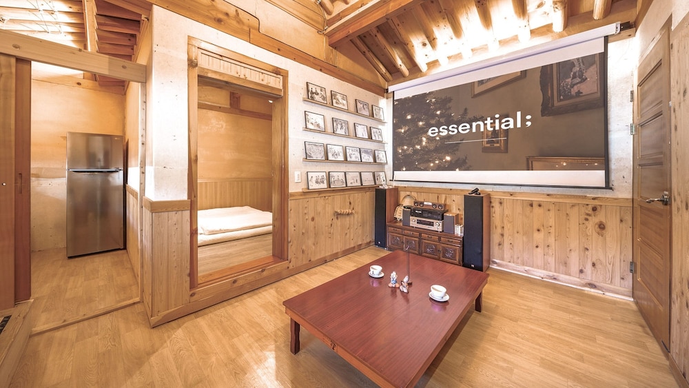 Basic Room, 1 Bedroom (Folk Room)