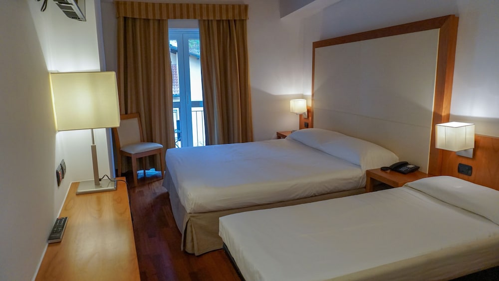Basic Triple Room photo 2