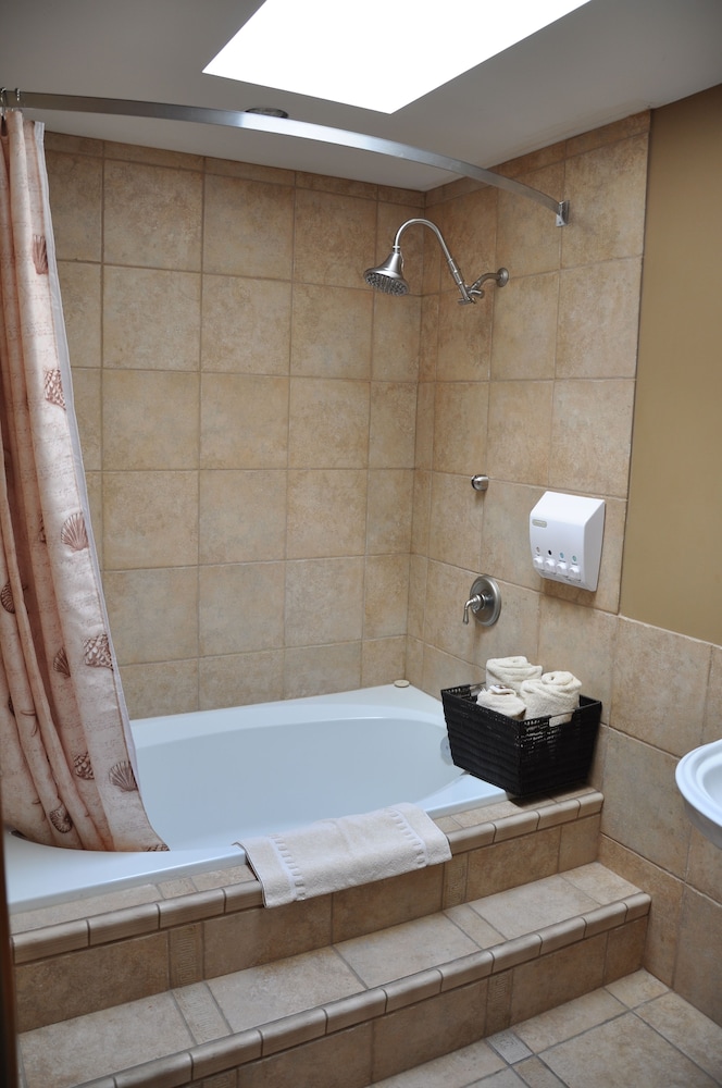 Luxury Chalet, 4 Bedrooms, Kitchen, River View And Mountain View photo 2